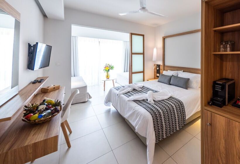 اتاق سوپریور خانوادگی با چشم‌انداز دریا, Kiani Beach Resort Family All Inclusive