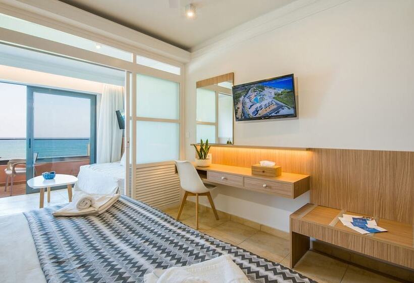 اتاق سوپریور خانوادگی با چشم‌انداز دریا, Kiani Beach Resort Family All Inclusive