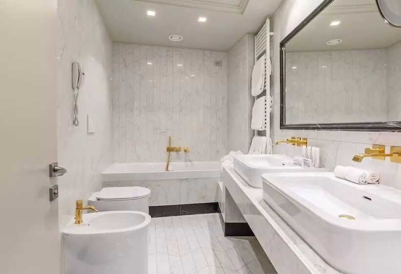 Suite Junior, Lunetta