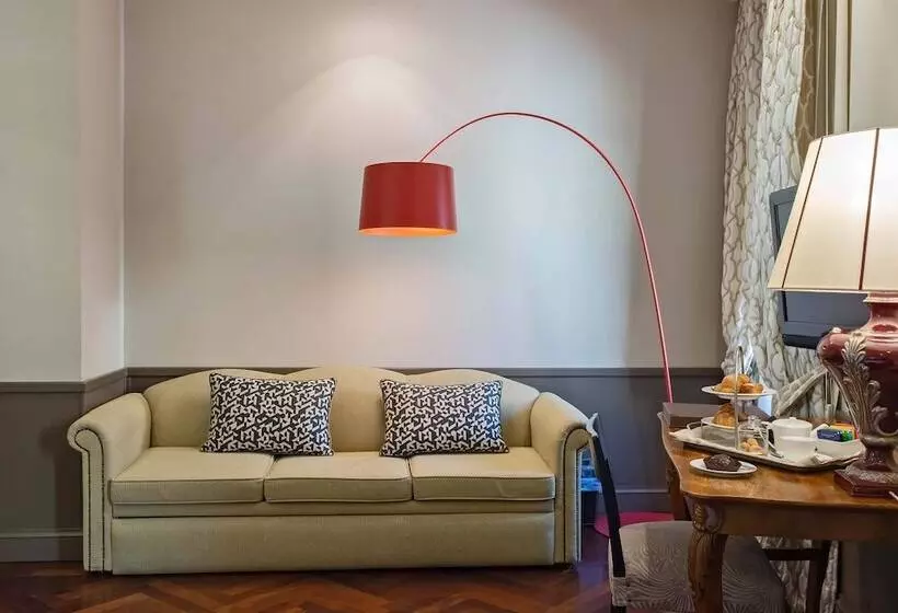Suite Junior, Lunetta