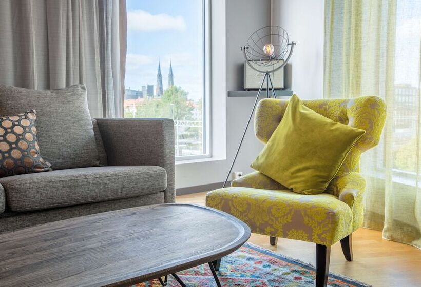 جناح جونيور, Radisson Blu Hotel Uppsala