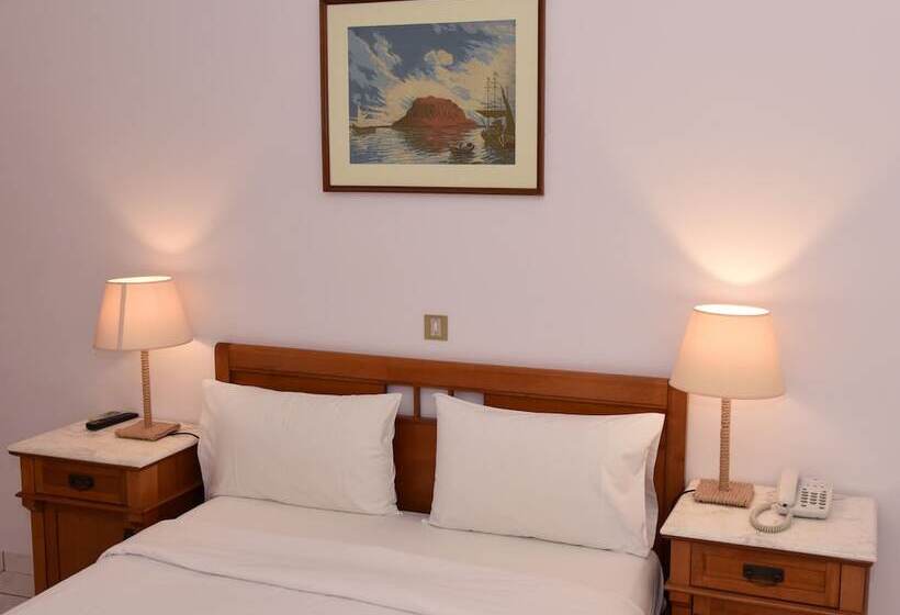 غرفة قياسية مطلّة علي البحر, The Flower Of Monemvasia