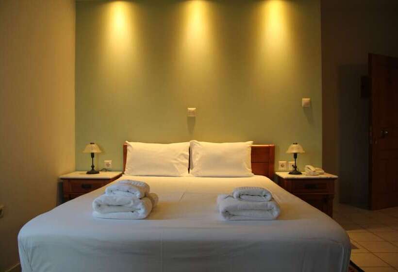 غرفة قياسية مطلّة علي البحر, The Flower Of Monemvasia