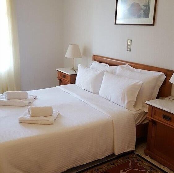 غرفة سوبيريور مطلّة علي البحر, The Flower Of Monemvasia