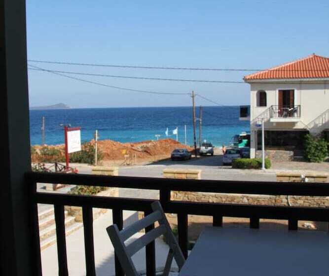 غرفة سوبيريور مطلّة علي البحر, The Flower Of Monemvasia