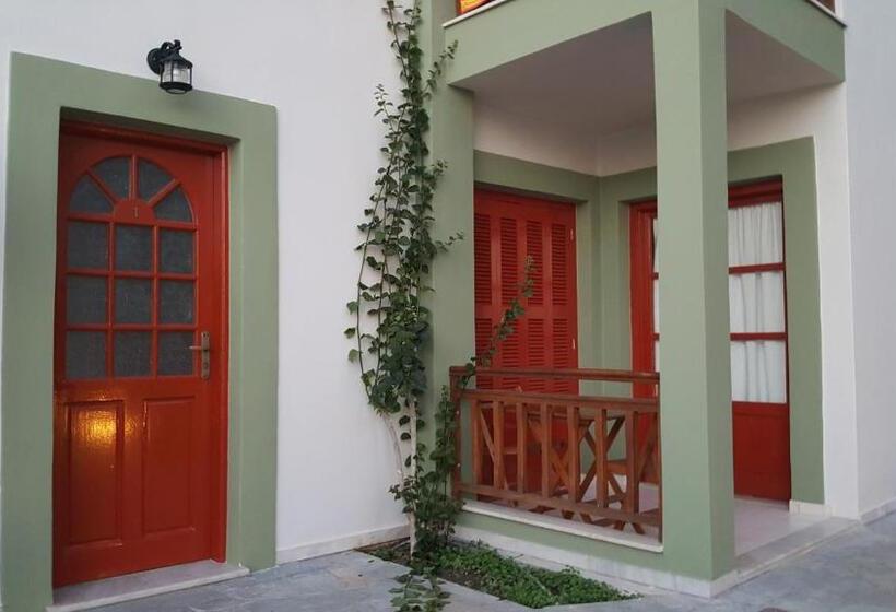 غرفة قياسية, The Flower Of Monemvasia