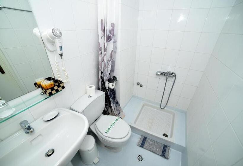 غرفة عائلية مطلّة علي البحر, The Flower Of Monemvasia