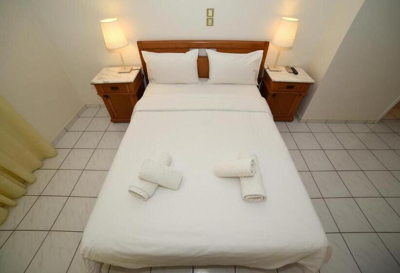 غرفة عائلية مطلّة علي البحر, The Flower Of Monemvasia