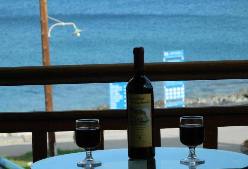 غرفة عائلية, The Flower Of Monemvasia