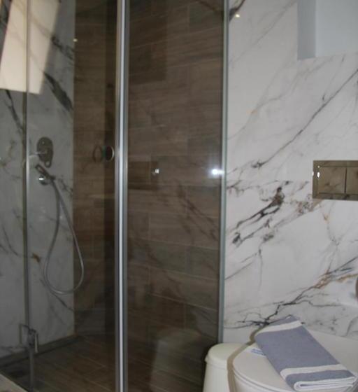 غرفة ديلوكس مطلّة علي البحر مزوَّدة بشُرفة, The Flower Of Monemvasia