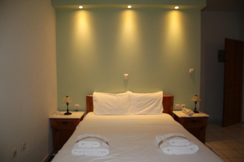 غرفة قياسية مطلّة علي البحر, The Flower Of Monemvasia