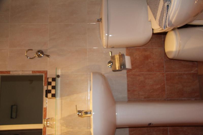 غرفة قياسية مطلّة علي البحر, The Flower Of Monemvasia