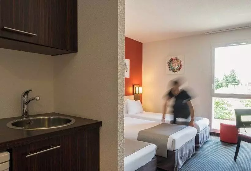 اتاق استاندارد سه نفره, Hôtel Pont Rouge , Carcassonne