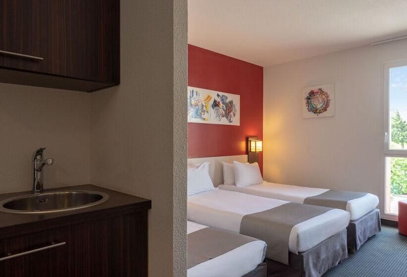 スタンダードトリプルルーム, Hôtel Pont Rouge , Carcassonne