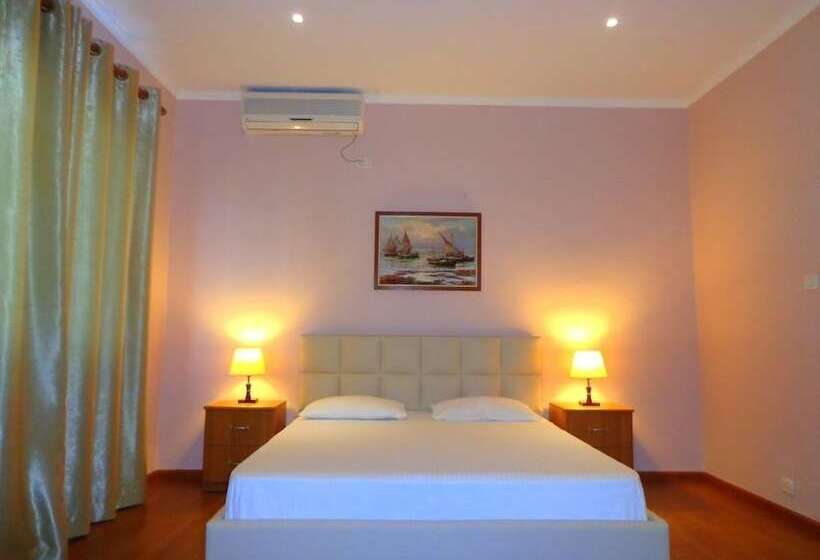 חדר סטנדרט, Viktoria Tirana