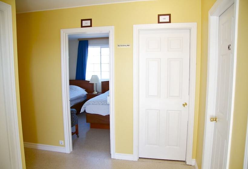 اتاق استاندارد با سرویس بهداشتی مشترک, Vogar