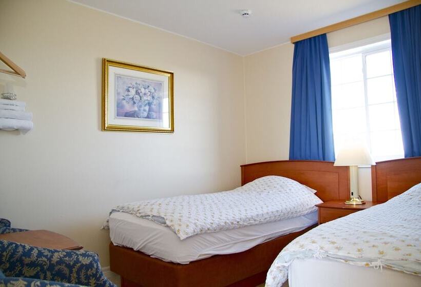 اتاق استاندارد با سرویس بهداشتی مشترک, Vogar