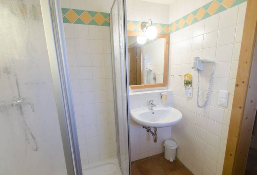 스탠다드 트리플 룸, Jufa Hotel Tieschen