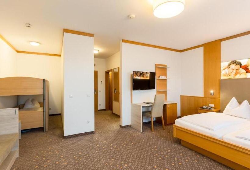 Семейный Номер, Thermenhotel Kurz