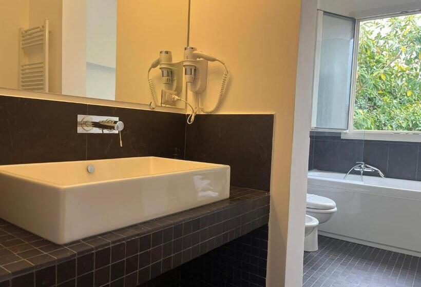 キングサイズベッドのスイートルーム, Horizon Suites