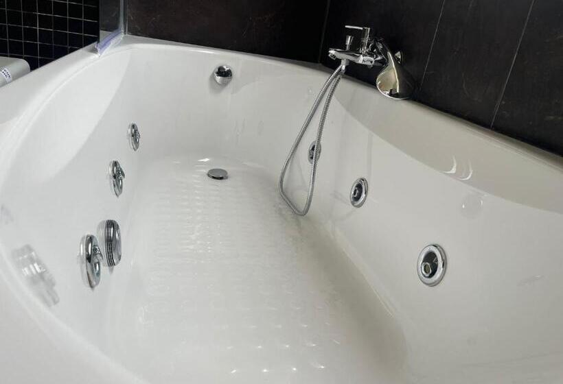 Люкс Кровать Кинг, Horizon Suites