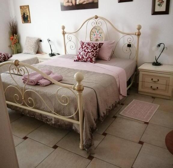 带共用浴室的标准房间, Lughera B&b