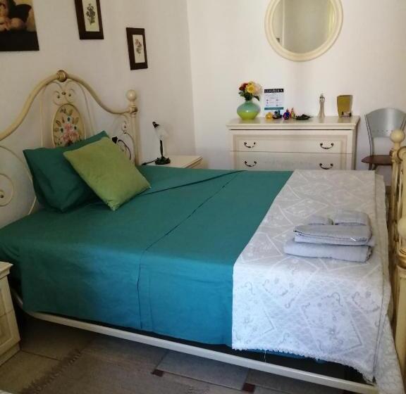 带共用浴室的标准房间, Lughera B&b