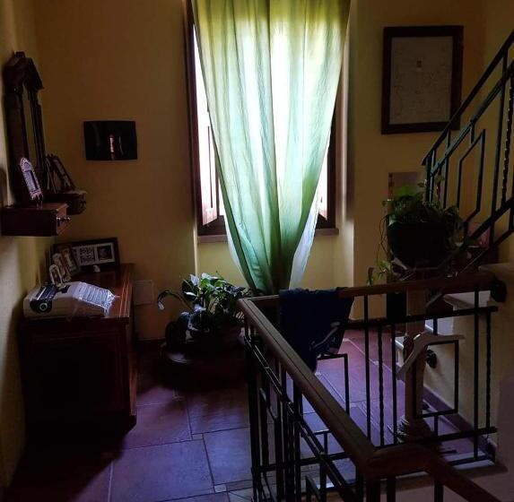 带共用浴室的标准房间, Lughera B&b