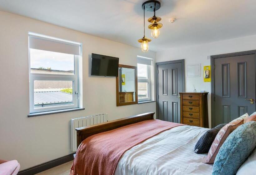 Номер Стандарт, Macs Townhouse Dungarvan