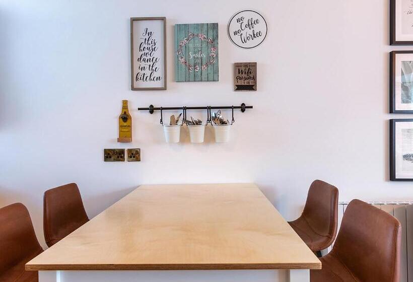 Апартаменты Deluxe 1 Спальня, Macs Townhouse Dungarvan