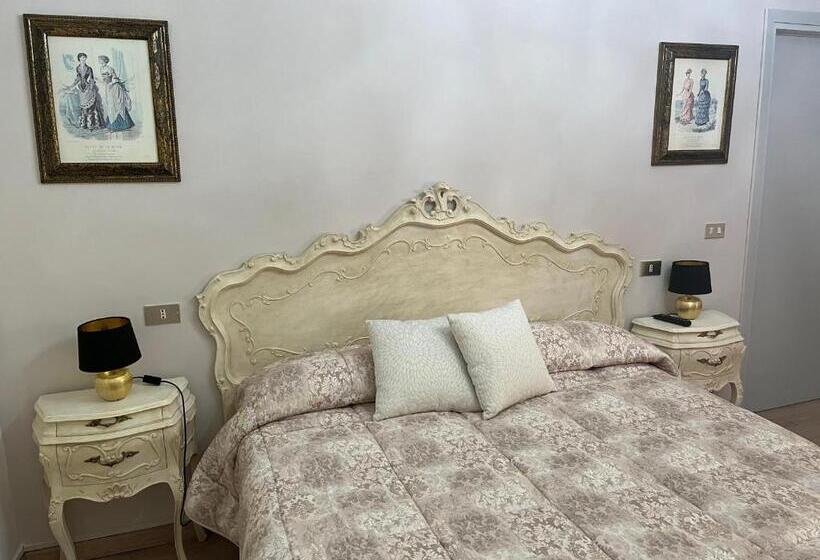 غرفة قياسية ثلاثية مزودة بتراس, Affittacamere Il Piccolo Borgo Foligno