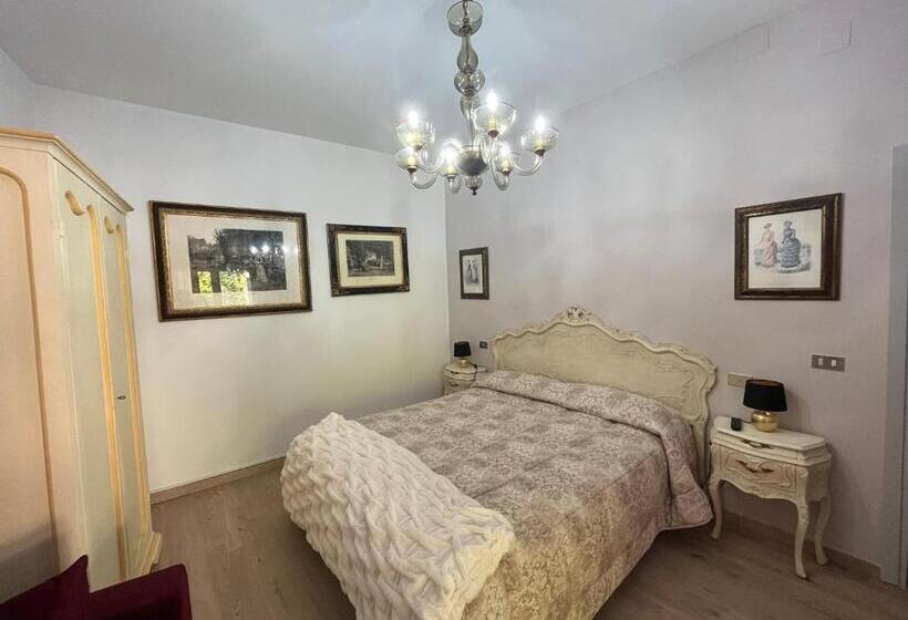 غرفة قياسية ثلاثية مزودة بتراس, Affittacamere Il Piccolo Borgo Foligno