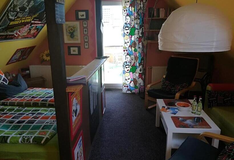 Standardrum med Terrass, Zur Alten Filmkiste