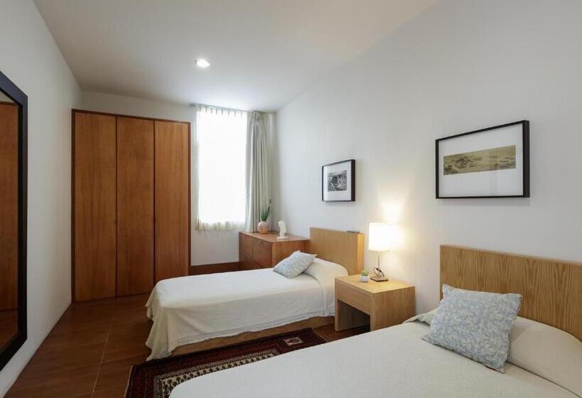 1 Bedroom Penthouse Apartment, Apartamentos West End