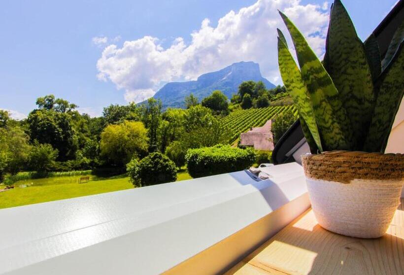 可观山景的小型套房, L étang De La Tourne