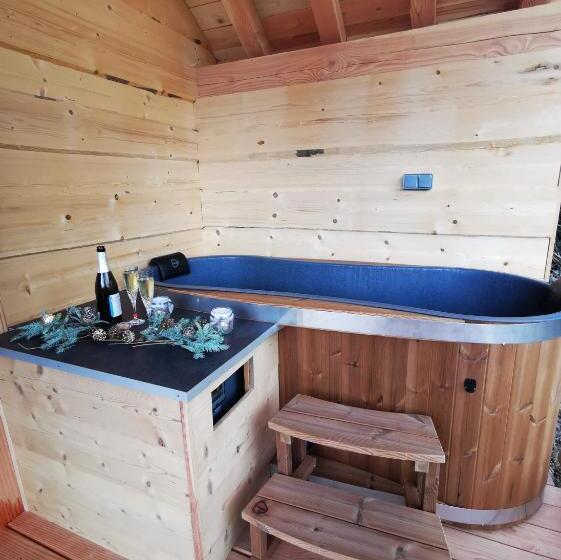 一居室别墅, L étang De La Tourne