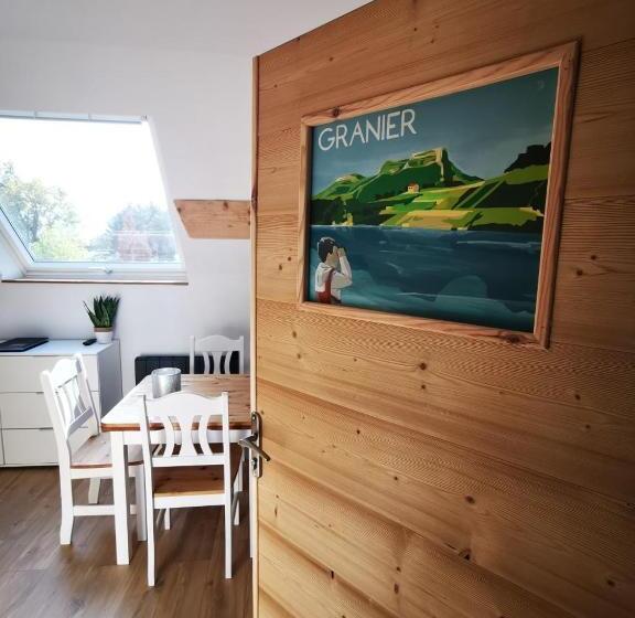 山の見えるジュニアスイート, L étang De La Tourne