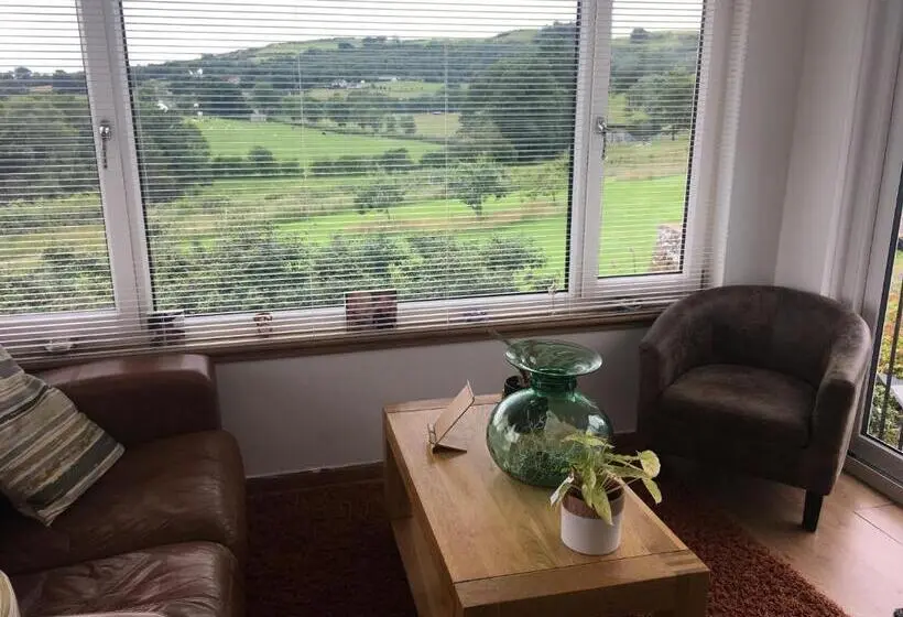 اتاق استاندارد با تخت بزرگ, Jacquie S B&b  Dumfries Room With A View   Hot Tub