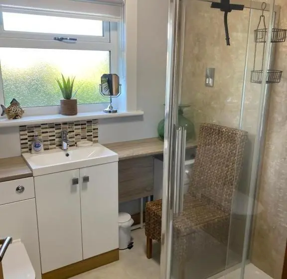 اتاق استاندارد با تخت بزرگ, Jacquie S B&b  Dumfries Room With A View   Hot Tub