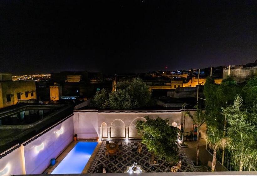 اتاق استاندارد با چشم‌انداز کوهستان, Palais Shazam & Spa