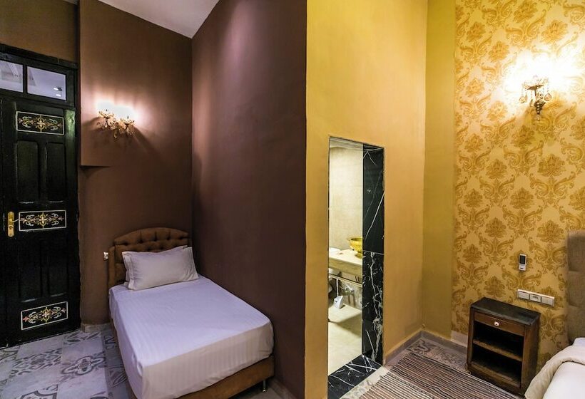 اتاق راحتی سه تخته, Palais Shazam & Spa