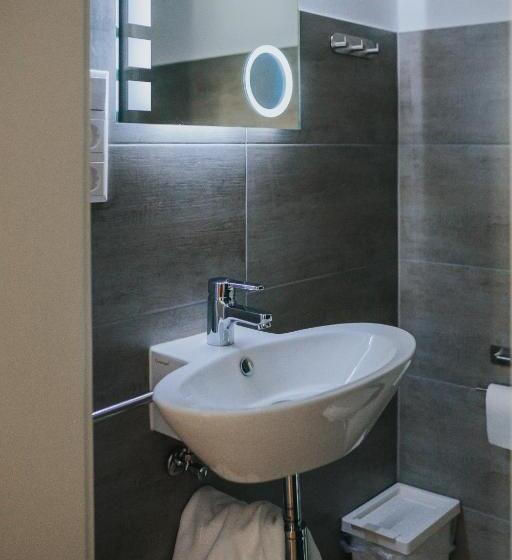 Номер Стандарт Индивидуальный, Three Corners