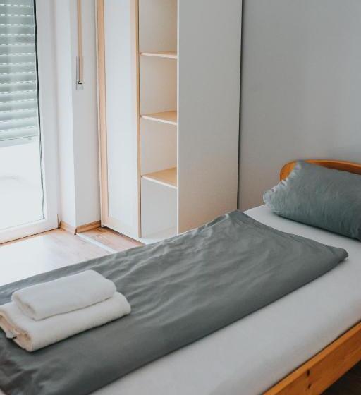 Номер Стандарт Индивидуальный, Three Corners