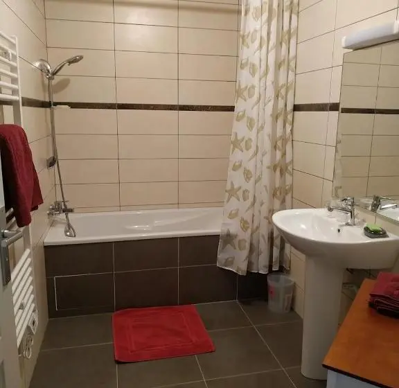 マウンテンビュースタンダードルーム, Chambres D Hôtes La Courlande