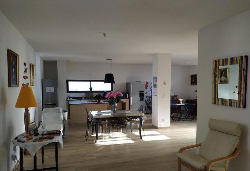 חדר סטנדרט נוף להרים, Chambres D Hôtes La Courlande