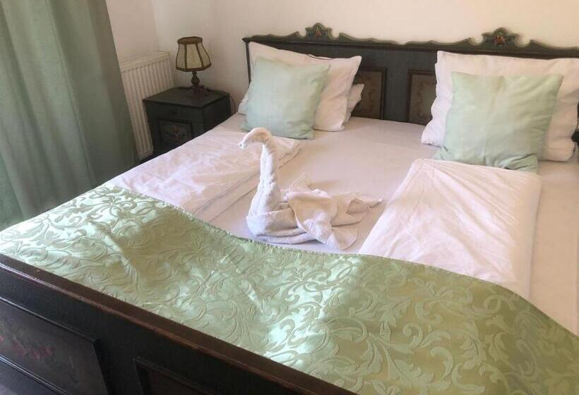 Номер Стандарт Вид на Бассейн, Gasthaus Casa Kugler