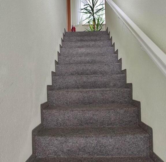 バルコニー付きスタンダードルーム, Gockescher Hahn