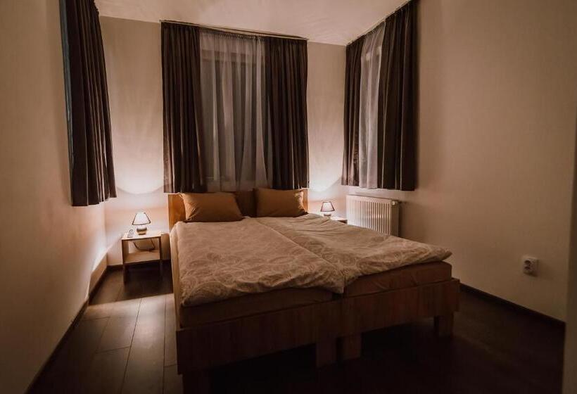 חדר דלוקס, Sunset Inn