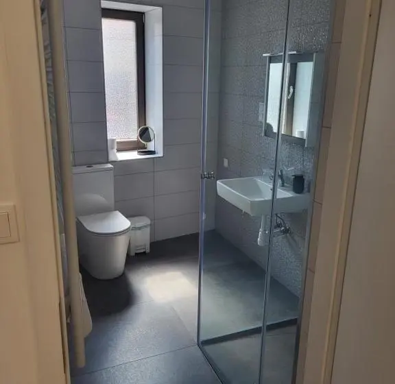 Huoneisto 1 Makuuhuone, Fakapu Pince és Panzió