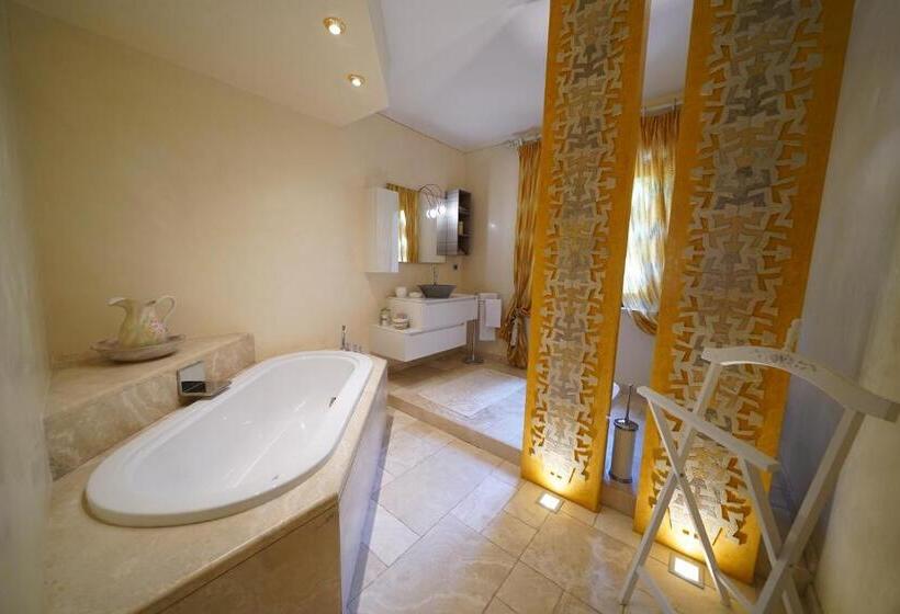 Standard room with outdoor bath, Villa Giulia